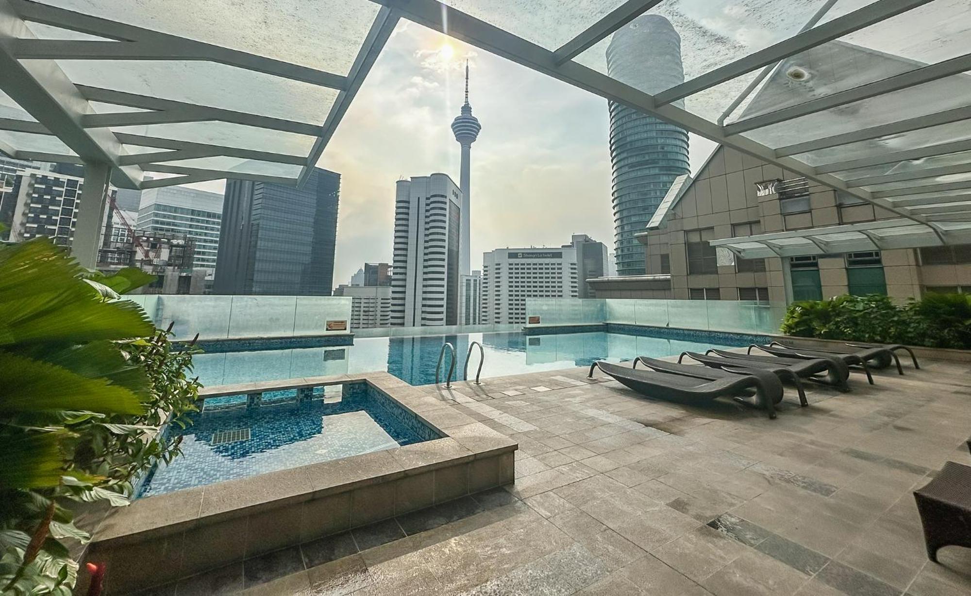 Klcc Suites By Nhb 쿠알라룸푸르 외부 사진